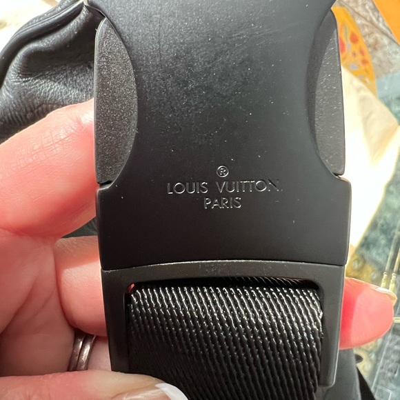 Louis Vuitton Discovery Bumbag Pm - Picture 7 of 12